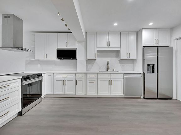4th image of 3100 N Palm Aire Drive #106