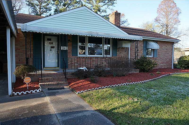 1st image of 11 Rivercrest Dr