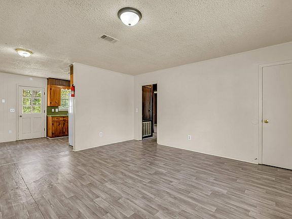 2nd image of 118 Wyman Dr #118