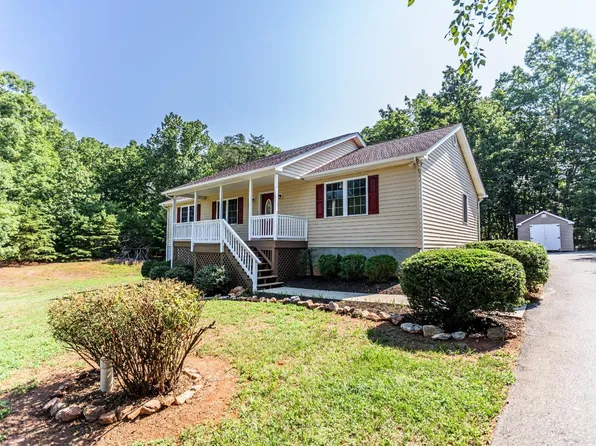 404 Courtland Dr, Appomattox, VA 24522