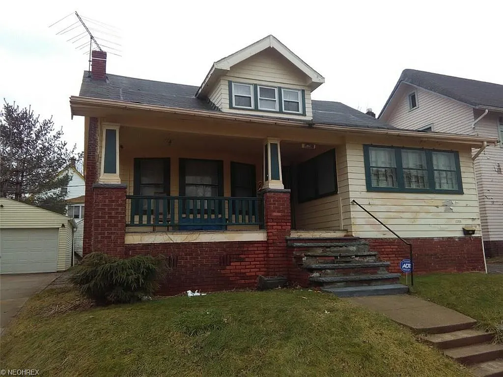 13906 Elm Ave photo 1