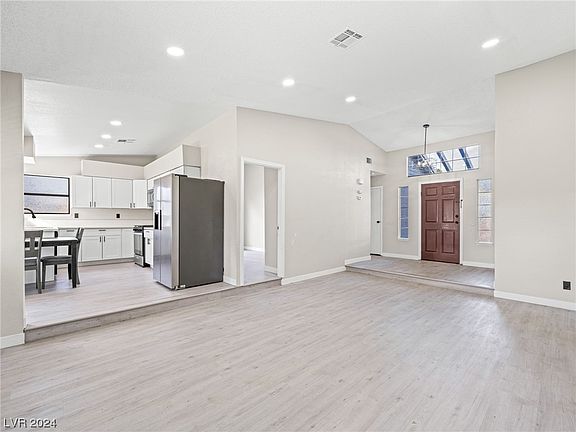 3rd image of 6205 Sadler Dr
