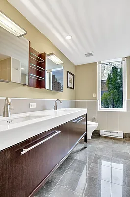 Sold by Triplemint | media 7