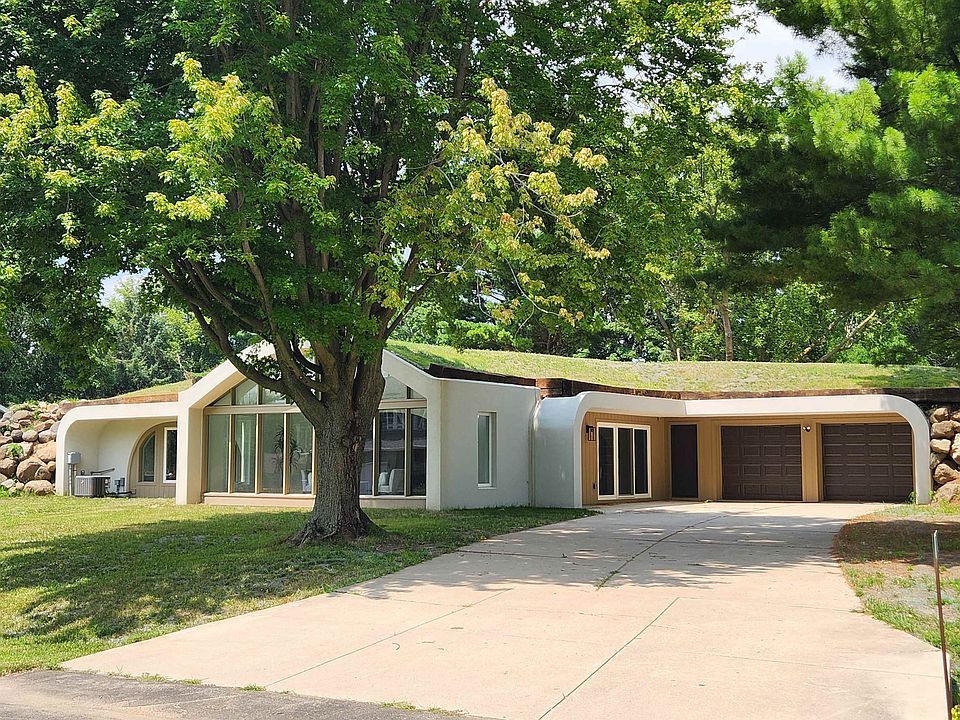 1st image of 3486 Whytecliff Way