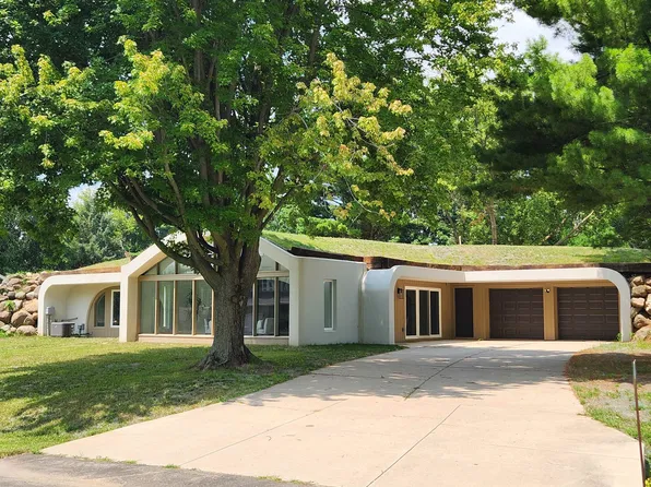 3486 Whytecliff Way, Sun Prairie, WI 53590