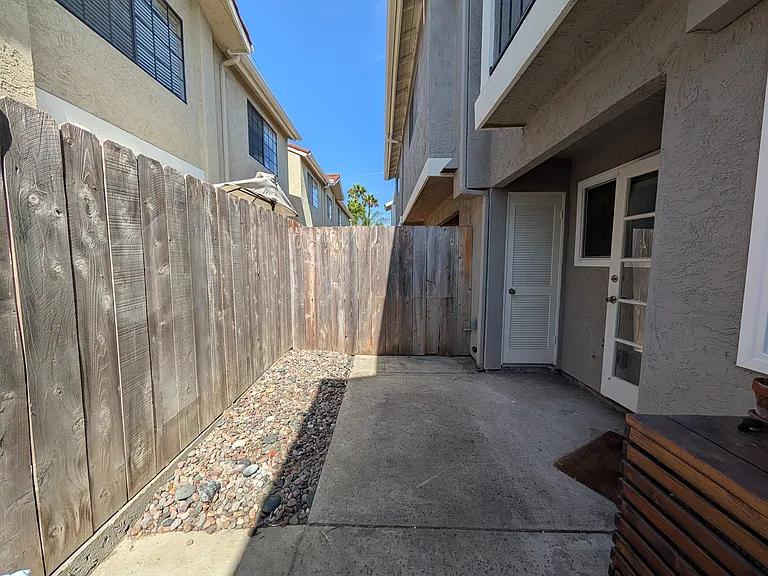 4510 Campus Ave #5 — Photo 13