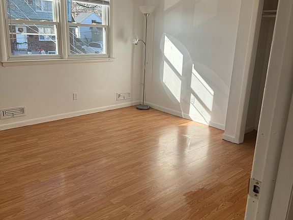 4th image of 450-452 Kearney St #2