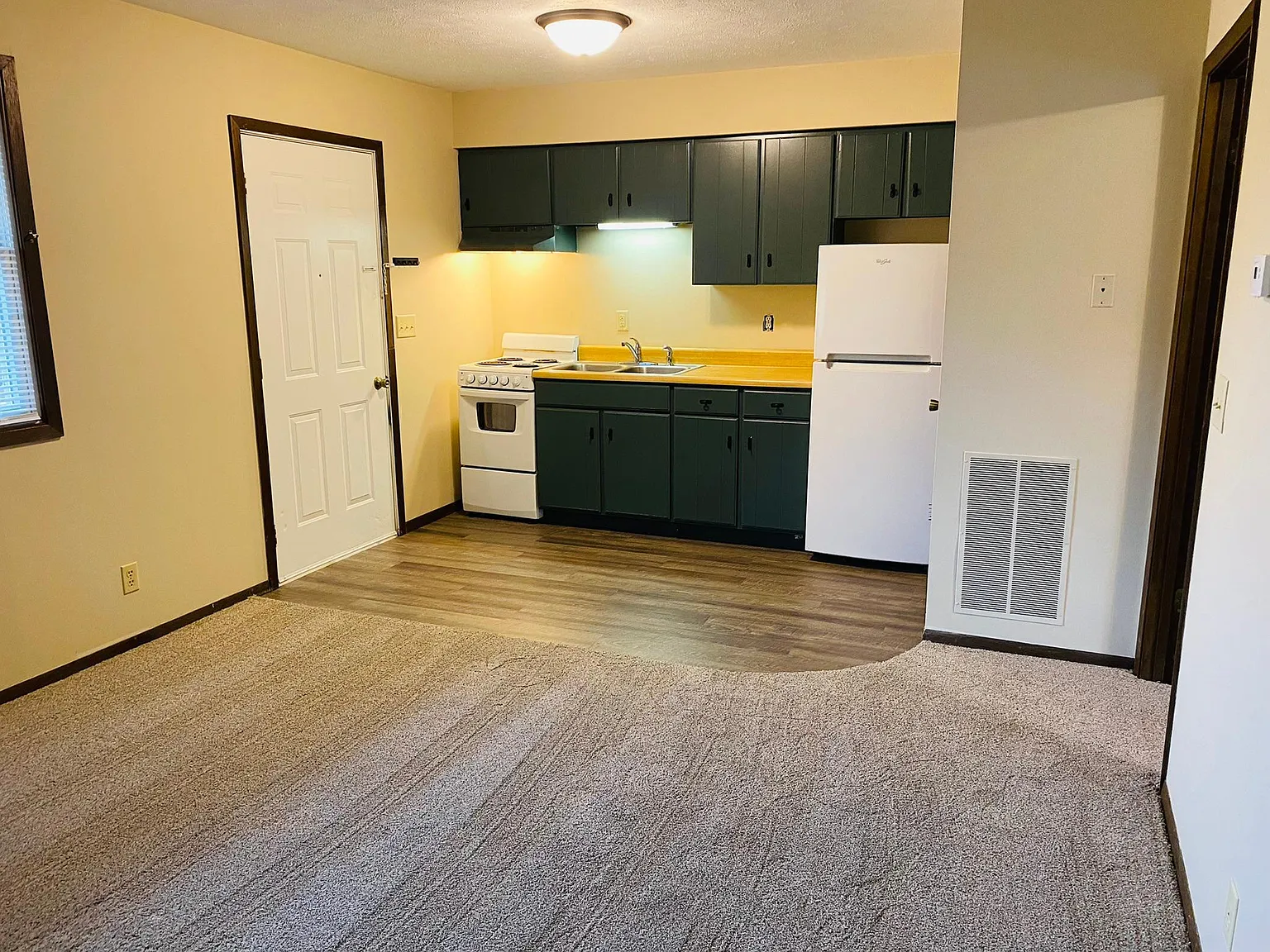 1308 Miller St — Photo 2