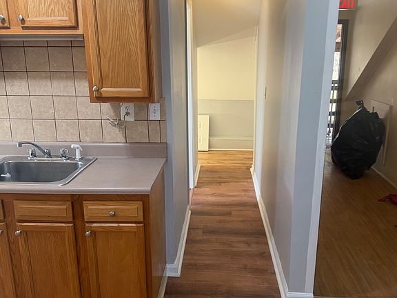 2nd image of 439 West St #6
