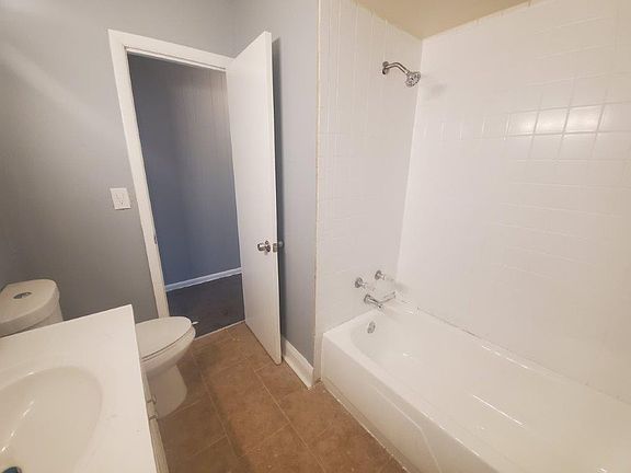 5th image of 5039 S Hermitage Ave #2