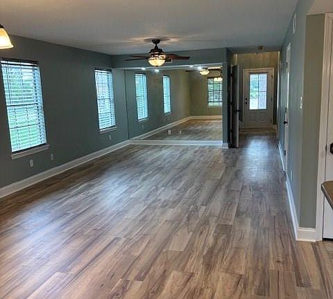 3rd image of 3103 Bayou View Pl