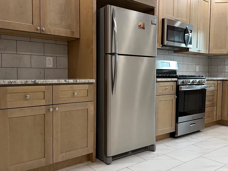 2126 S Iseminger St — Photo 9