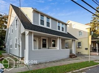 103 Front St, Hempstead, NY 11550