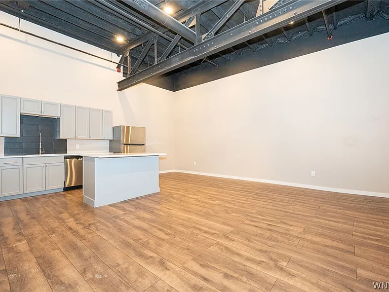 2335 Main St — Photo 4