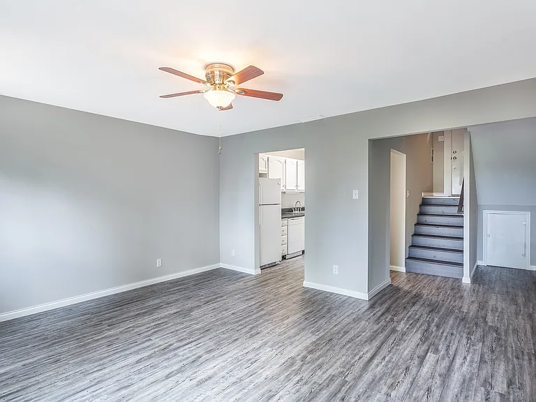 2 Bedroom, 1 Bath on the North Shore! — Photo 3