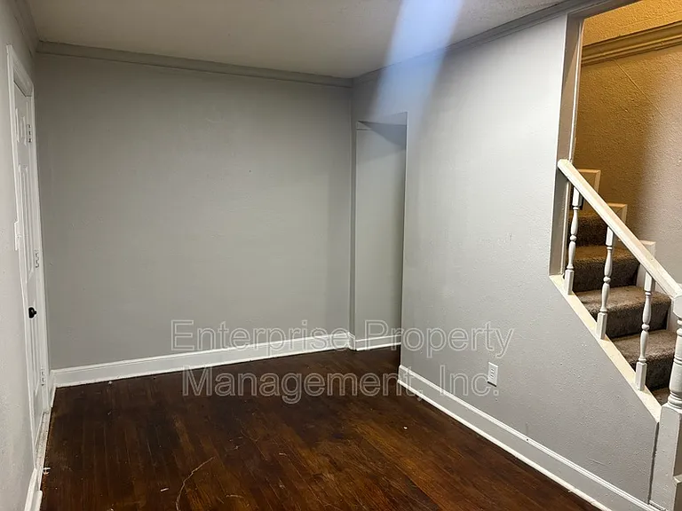 2447 Twain Ave — Photo 4