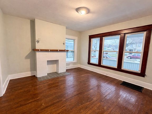 2nd image of 704 Liberty St #1