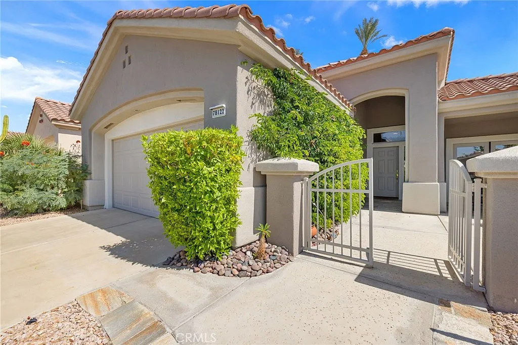 2 bed, 1632 sqft, $5,300 — Photo 4