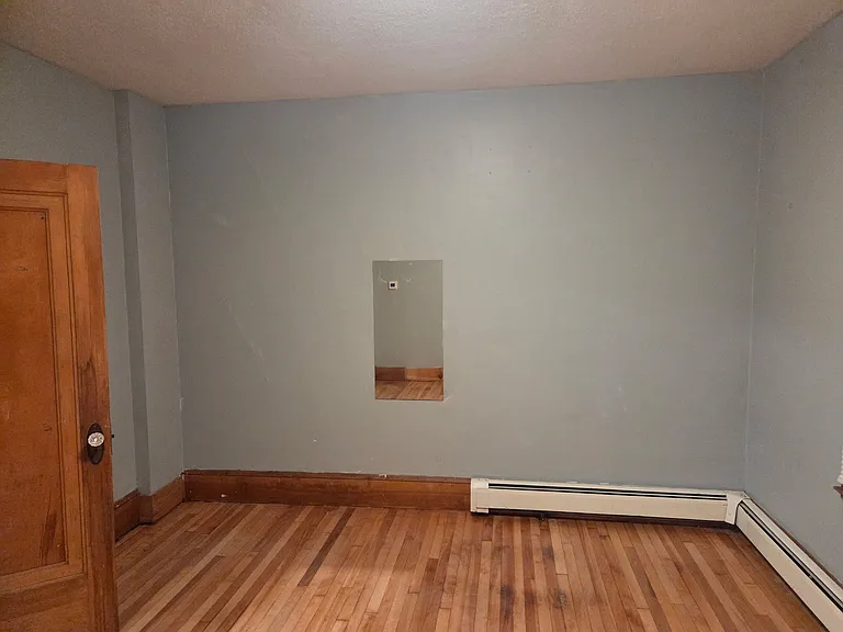 2608 Plymouth Ave N — Photo 10