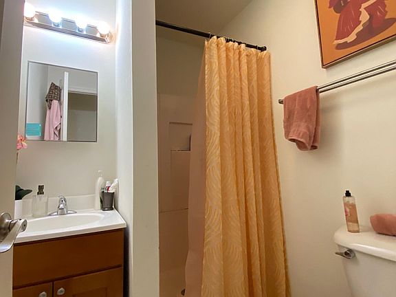 5th image of 1131 W Nevada St #B