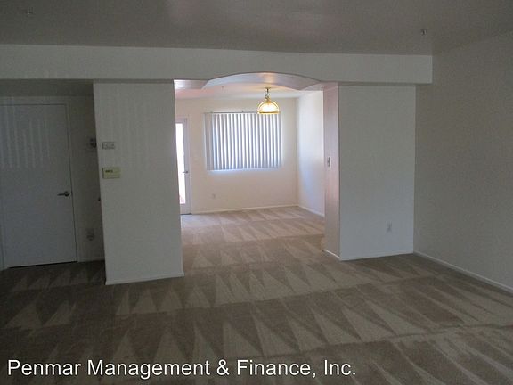5th image of 633 W Regent St