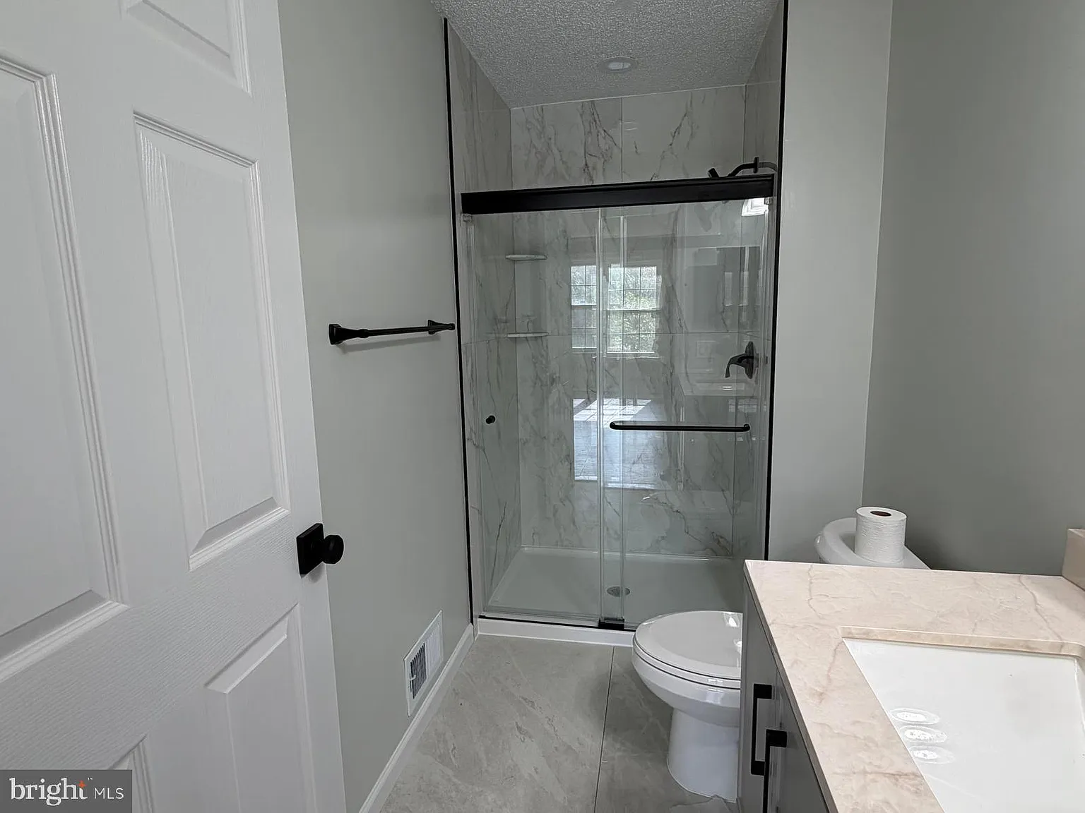 2 bed, 2.0 bath, 1181 sqft, $2,100 — Photo 3