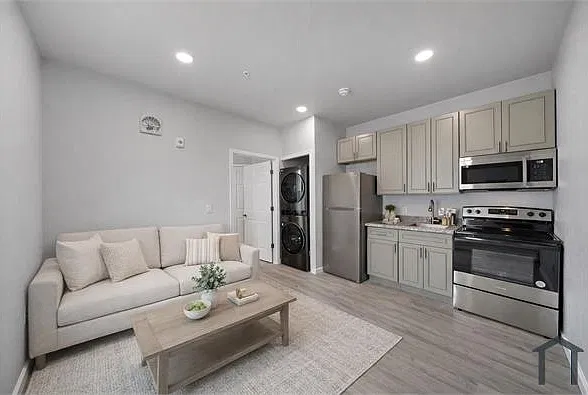 1 bed, $1,299 — Photo 4