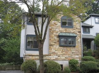 35 Overlook Dr, Hackettstown, NJ 07840