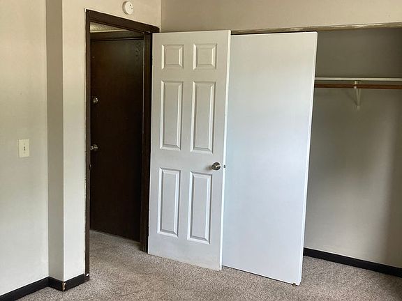 5th image of 604 W 63rd St APT 1