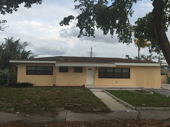 2nd image of 120 NW 193rd Ter
