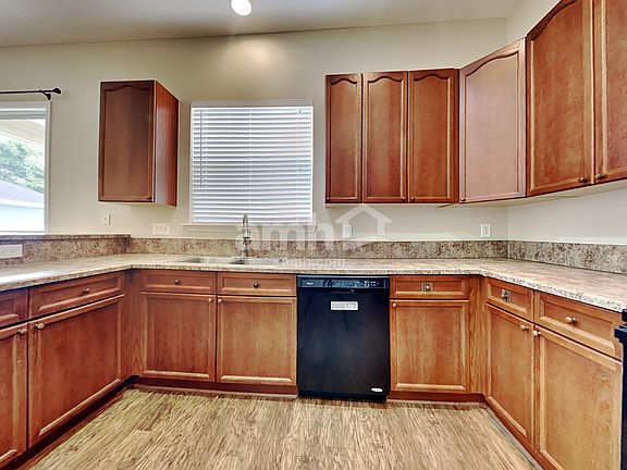 4th image of 2859 Pebblewood Ln