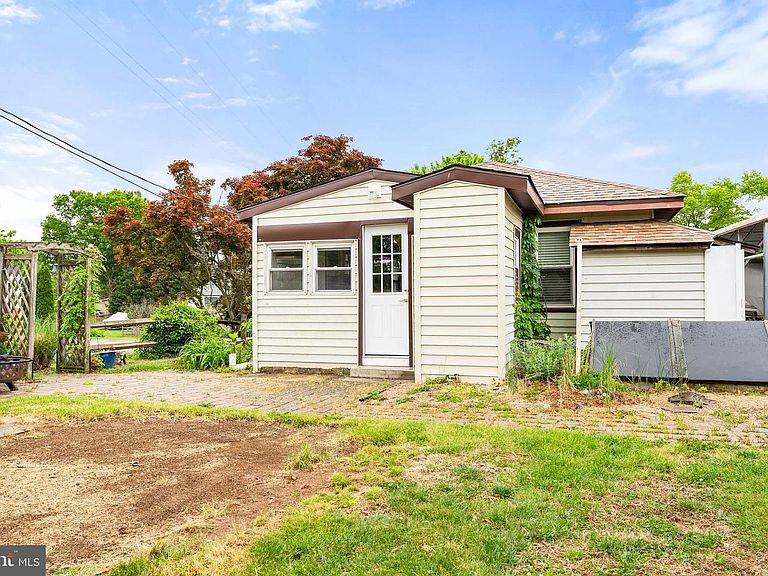 Listing photo 5
