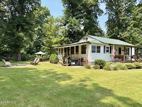 3rd image of 252 Roberts Way