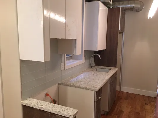 Rented by Premier Metro Realty Corp | media 20