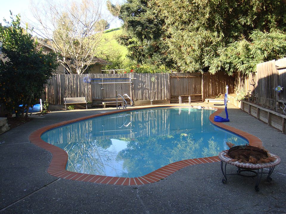 1st image of 2968 Applewood Ct