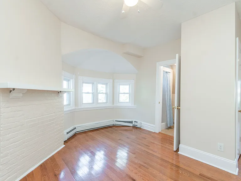 291-293 Nassau St #111 — Photo 10