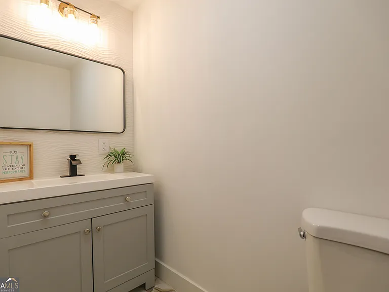 212 Southland Dr — Photo 36