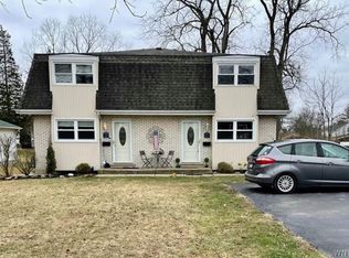 171 Jackson St, Youngstown, NY 14174