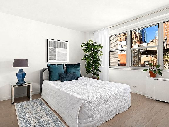 3rd image of 360 W 22nd St APT 5H
