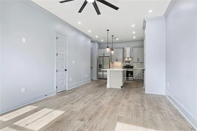 4 bed, 2.5 bath, 1600 sqft, $2,400 — Photo 3