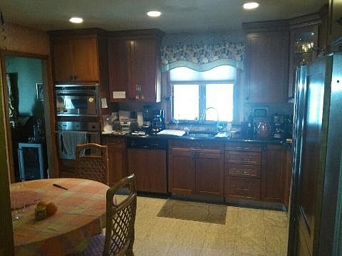 4th image of 161-32 85th St