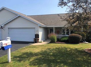 446 Wyldewood Dr #B-21, Oshkosh, WI 54904