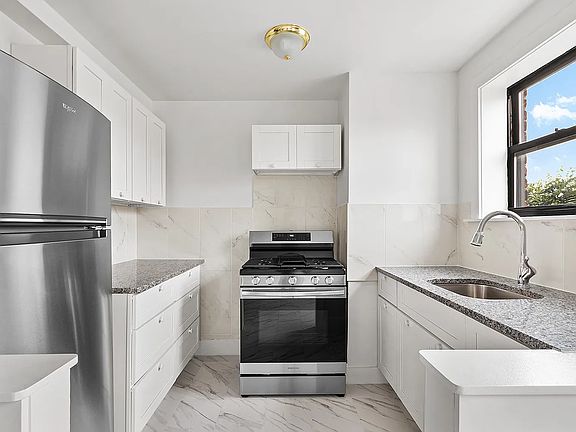 2nd image of 420 W 206th St APT 5C
