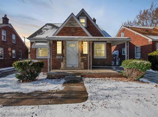 21119 Redmond Ave, Eastpointe, MI 48021