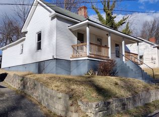 303 Junction St, Mount Airy, NC 27030