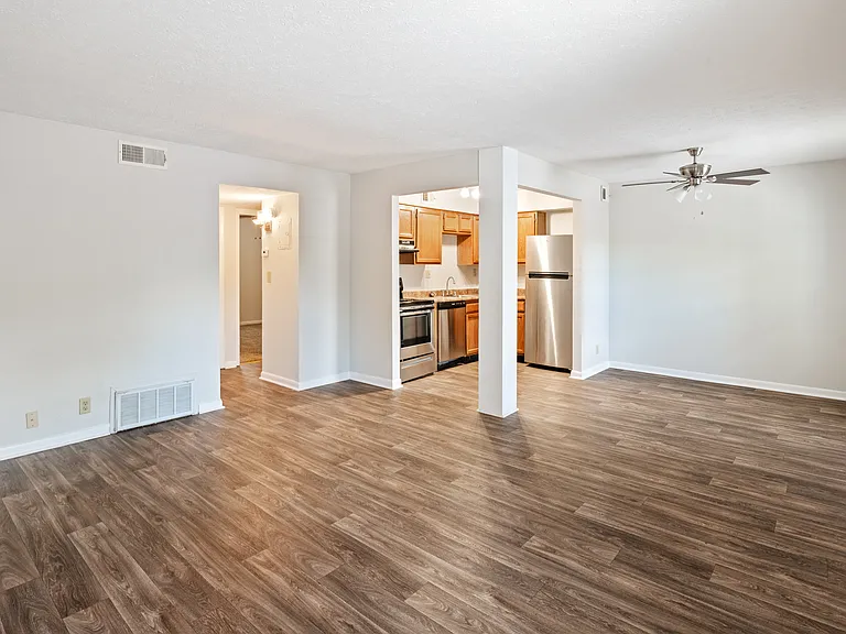 1870 Frankfort Ave #11 — Photo 3