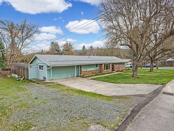 4th image of 530 Woodberry Ln