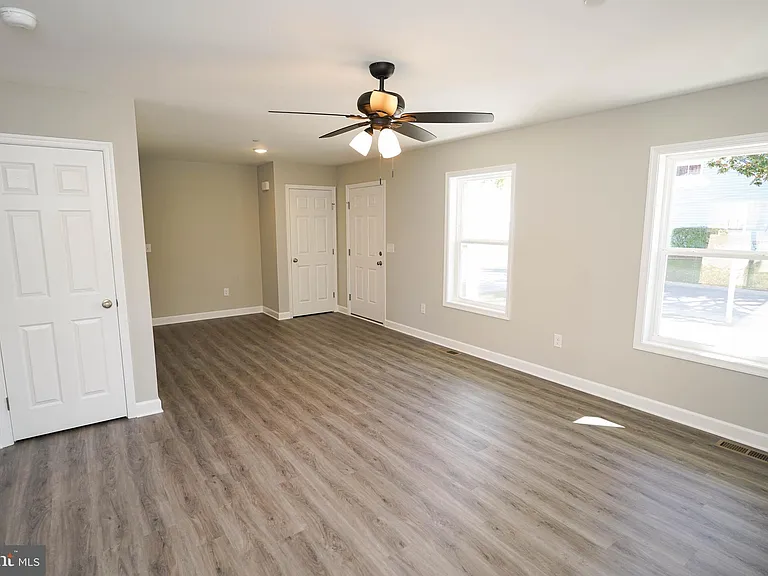 621 Cedar St — Photo 12