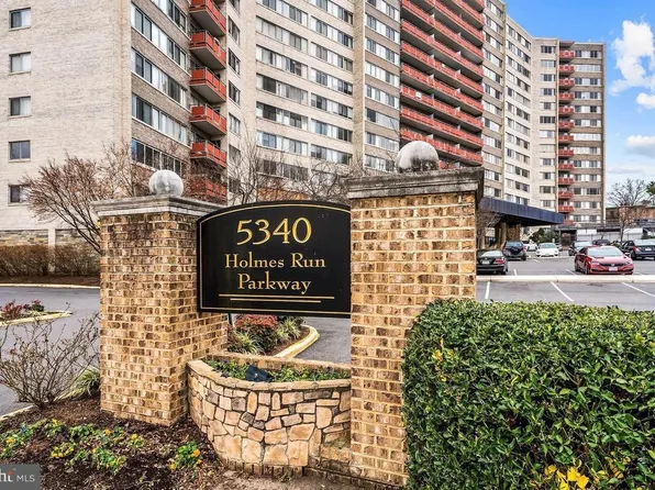 5340 Holmes Run Pkwy Unit 1215, Alexandria, VA 22304