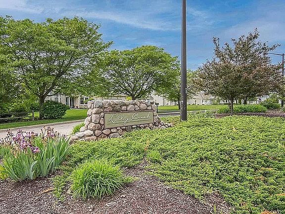 5th image of W139N6435 Manor Hills Blvd